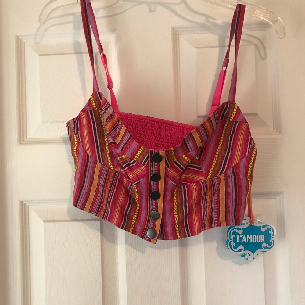 Super cute crop top that snaps in the front
